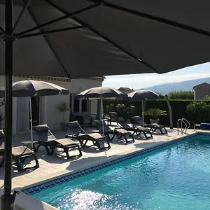 Jamy Avec Piscine Hébergement de vacances